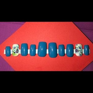 Custom press on nail set